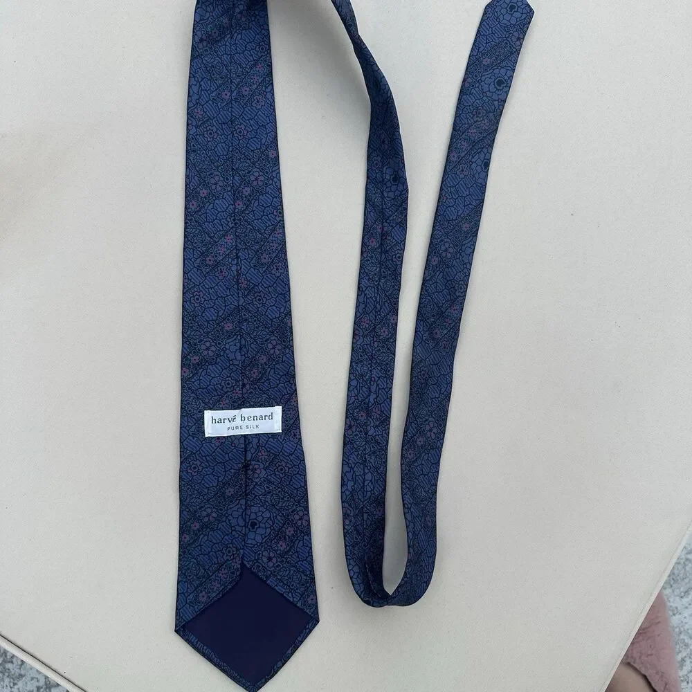 VTG Harve Benard Mens Silk Tie Navy Blue Geometric Floral Medallion Classic